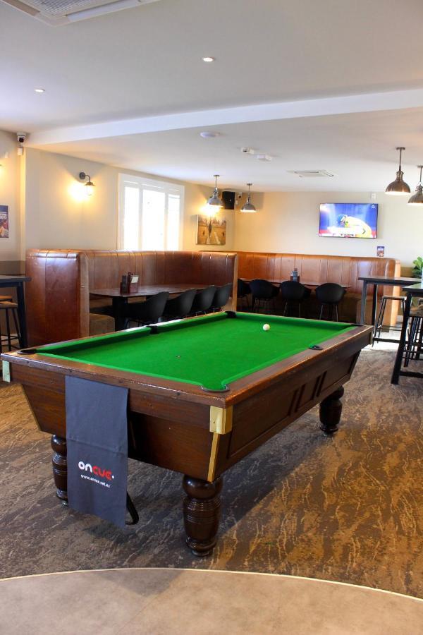 The Amberley Hotel Екстер'єр фото